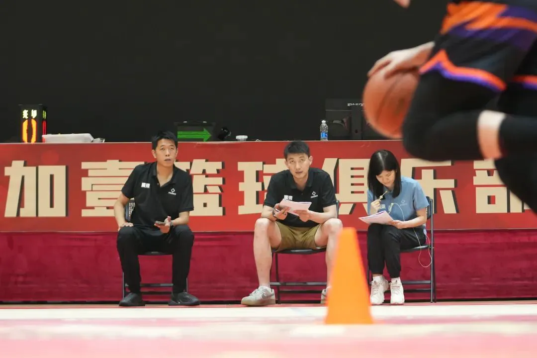 如何在短时间内显著提高篮球技能_1